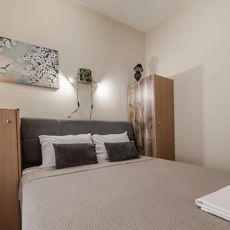 Zoya's Appartement Agriá